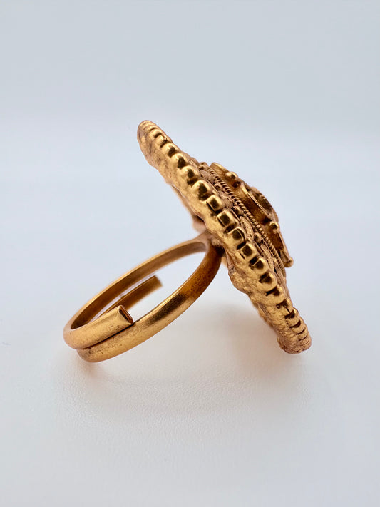 side view of gold ring available at Nishaani.ca – Indian jewelry in Canada