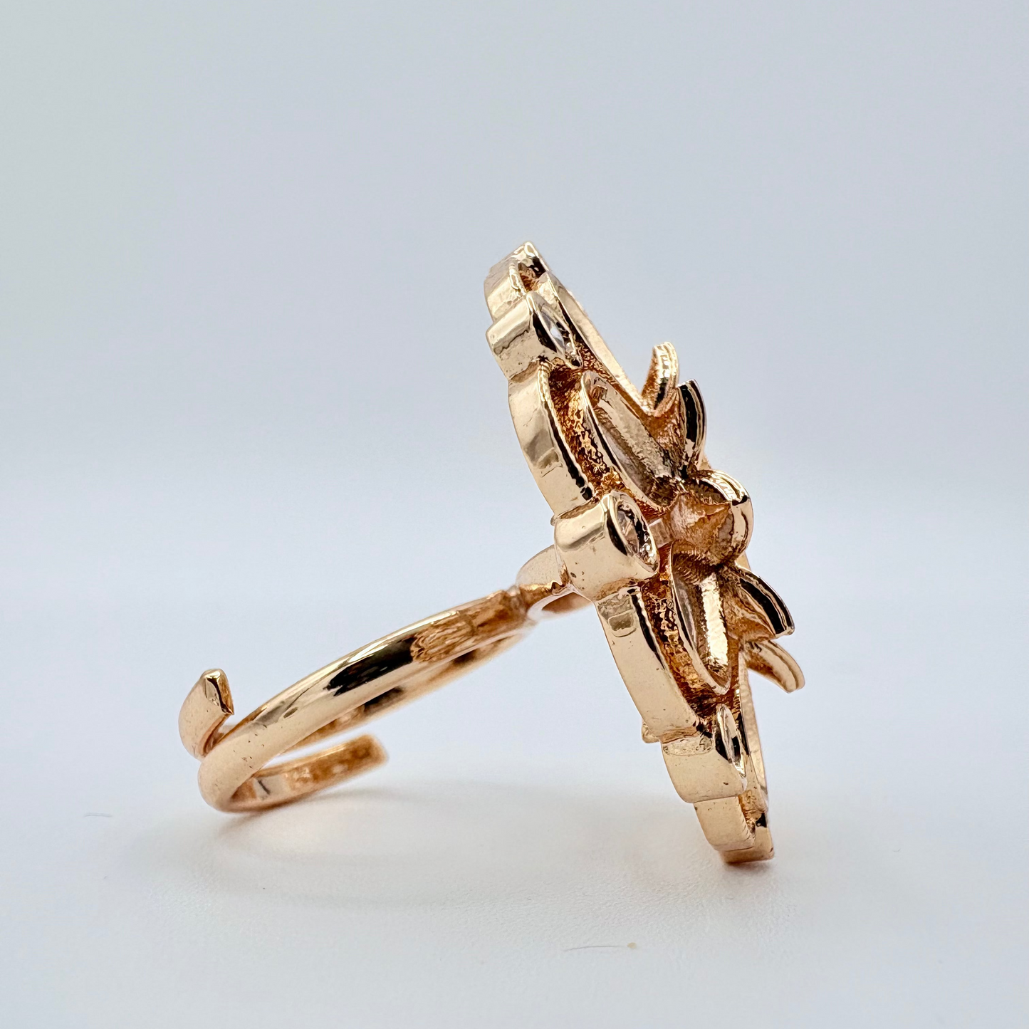 side view of ring available at Nishaani.ca – Indian jewelry in Canada