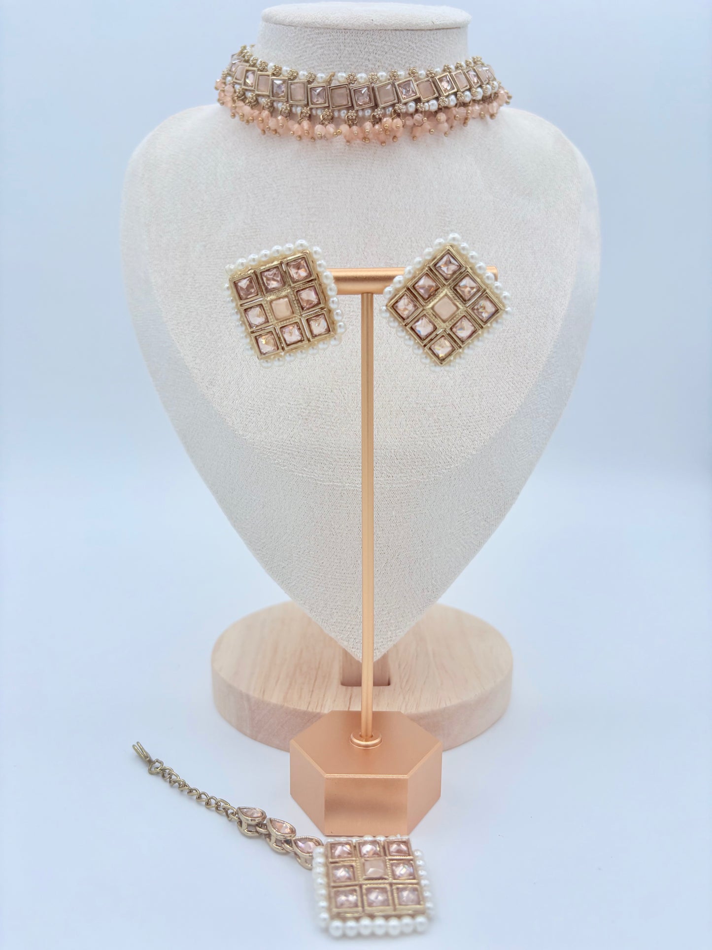 Jewelry set including earrings and a necklace available at Nishaani.ca – Indian jewelry in Canada